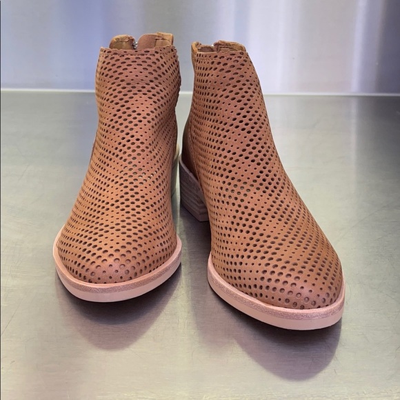 New leather ankle boots from Sundance. - Picture 4 of 8